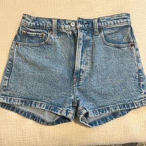 Abercrombie high waisted mom short size 25 (0)